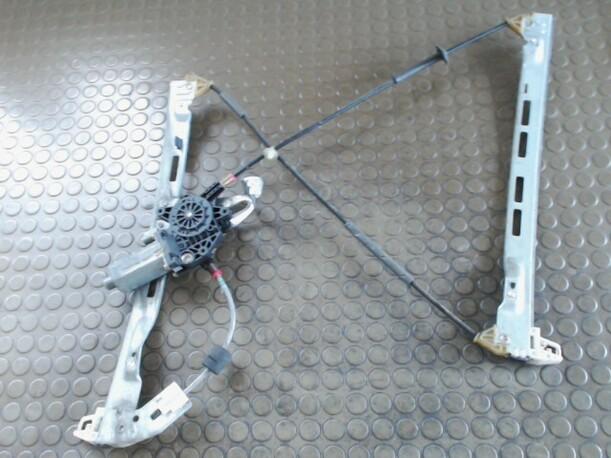 Foto: FENSTERHEBER ELEKTR.VORNE RECHTS (4/5-Türer) eines Peugeot 206 75 Sunnyboy