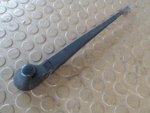 Foto: SCHEIBENWISCHERARM HINTEN eines VW Golf 1.6 Sunnyboy