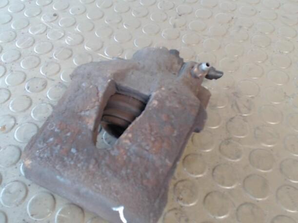 Foto: BREMSSATTEL VORN LINKS eines VW Golf 1.6 Sunnyboy