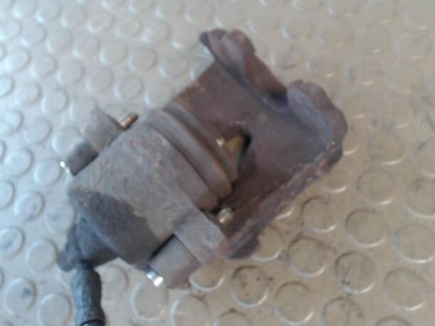 Foto: BREMSSATTEL VORN LINKS eines VW Golf 1.6 Sunnyboy