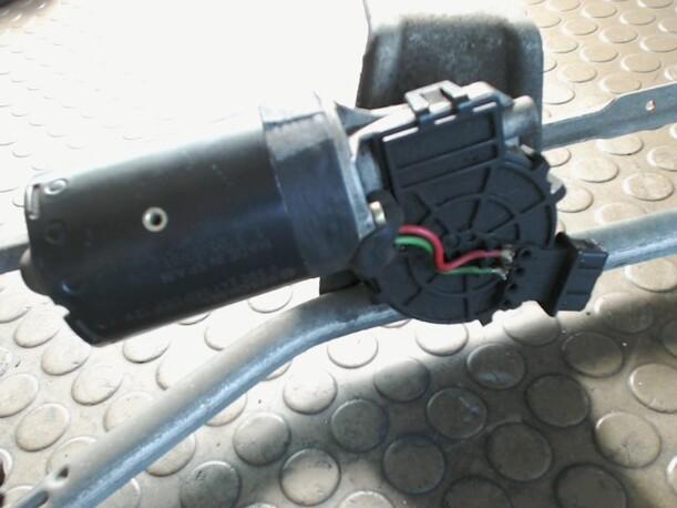 Foto: SCHEIBENWISCHERMOTOR VORN eines Peugeot 206 CC 135 Sunnyboy
