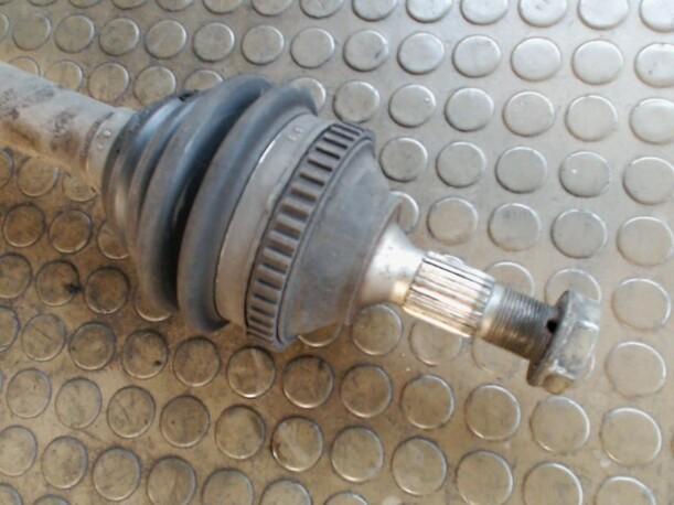Foto: ANTRIEBSWELLE LINKS eines Peugeot 206 CC 135 Sunnyboy
