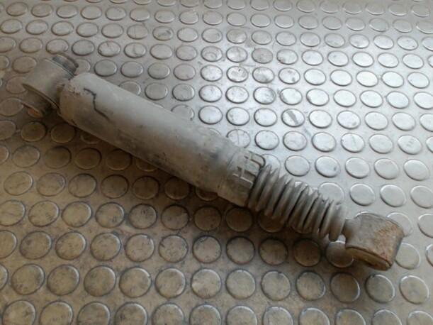 Foto: STOSSDÄMPFER HINTEN LINKS eines Peugeot 206 CC 135 Sunnyboy
