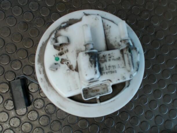 Foto: KRAFTSTOFFPUMPE eines Peugeot 206 CC 135 Top