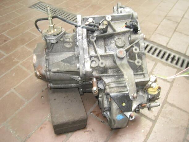 Foto: SCHALTGETRIEBE 5-GANG 20DM16 eines Peugeot 206 CC 135 Sunnyboy