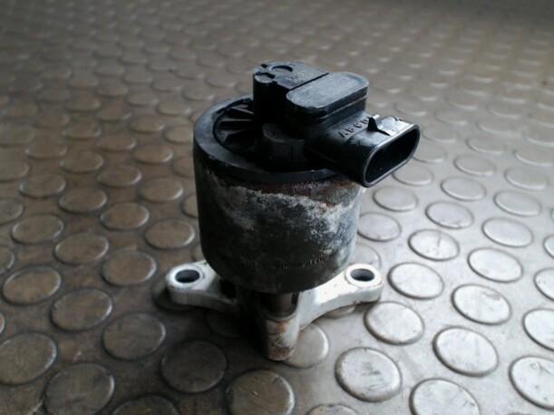 Foto: ABGASRÜCKFÜHRUNGSVENTIL eines Peugeot 206 CC 135 Sunnyboy