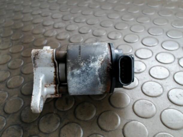 Foto: ABGASRÜCKFÜHRUNGSVENTIL eines Peugeot 206 CC 135 Sunnyboy