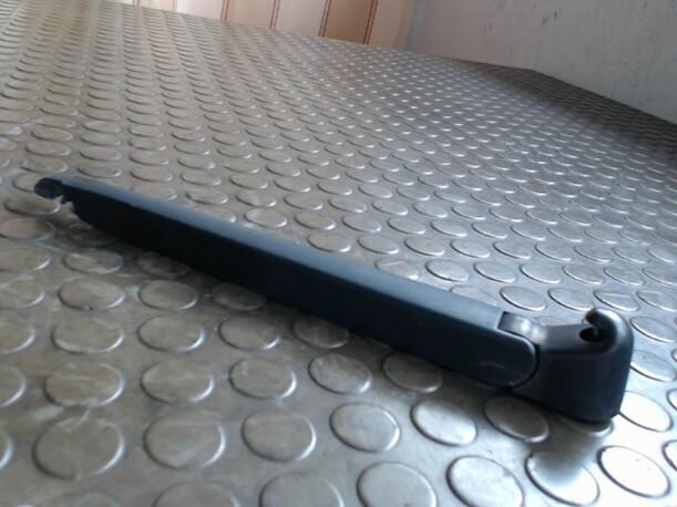 Foto: SCHEIBENWISCHERARM HINTEN eines VW Polo 50 Sunnyboy
