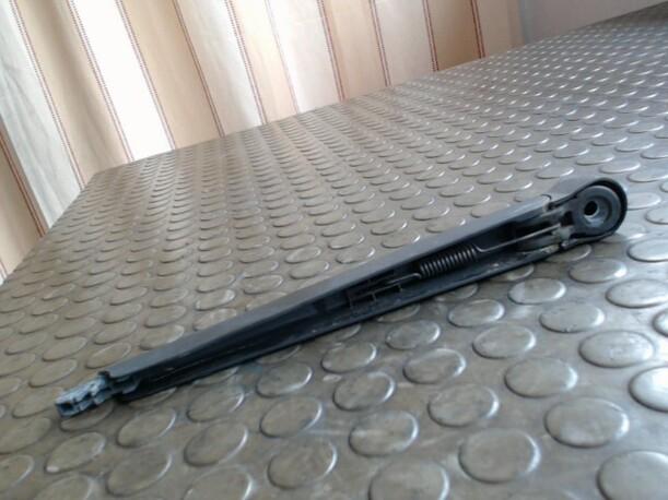 Foto: SCHEIBENWISCHERARM HINTEN eines VW Polo 50 Sunnyboy