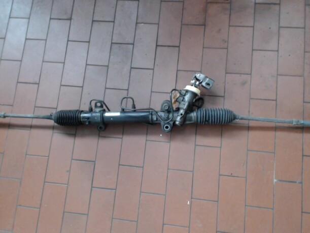 Foto: SERVOLENKUNG eines Mazda 323 F 2.0 DITD GL