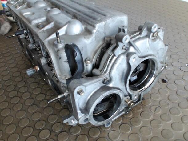 Foto: ZYLINDERKOPF eines Mazda 323 F 2.0 DITD GL