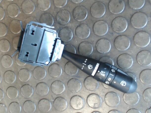 Foto: SCHEIBENWISCHERSCHALTER eines Mitsubishi Colt 1.3 Sunnyboy