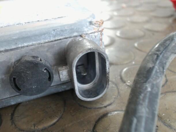Foto: STEUERGERÄT SCHEINWERFER XENON LINKS eines Opel Omega Caravan 2.5 DTI CD