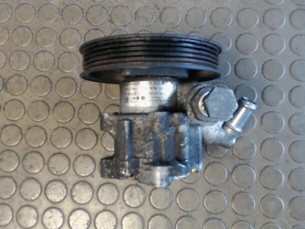 Foto: PUMPE SERVOLENKUNG eines Opel Omega Caravan 2.5 DTI CD