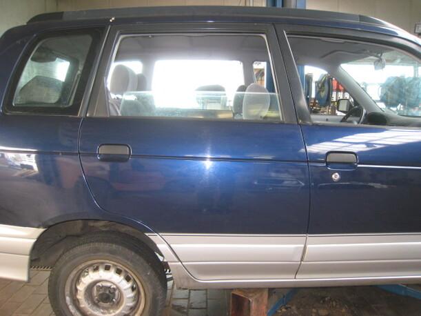 Foto: TÜR HINTEN RECHTS eines Daihatsu Gran Move Sunnyboy