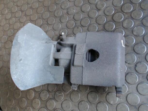 Foto: BREMSSATTEL VORN LINKS eines VW Golf 1.6 Sunnyboy