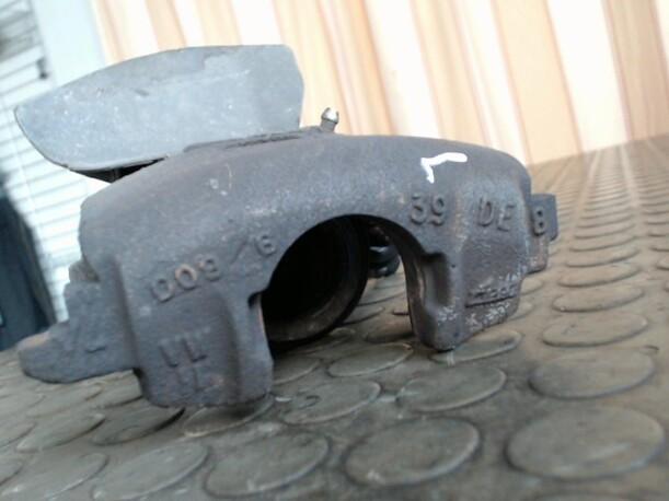Foto: BREMSSATTEL VORN LINKS eines VW Golf 1.6 Sunnyboy