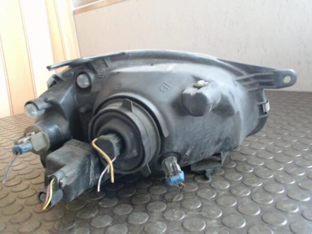 Foto: SCHEINWERFER LINKS eines Opel Corsa Sunnyboy