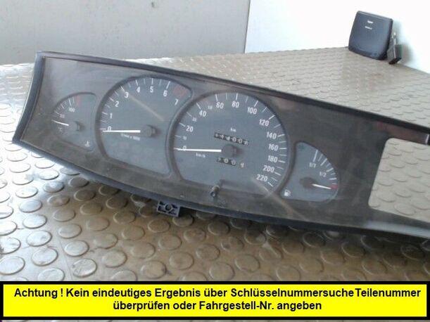 Foto: TACHOEINHEIT / TACHOMETER eines Opel Omega Caravan 2.2 16 V Sunnyboy