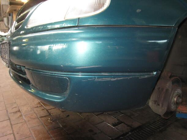 Foto: STOßFÄNGER / STOßSTANGE VORNE eines Citroen Saxo 1.1 Sunnyboy