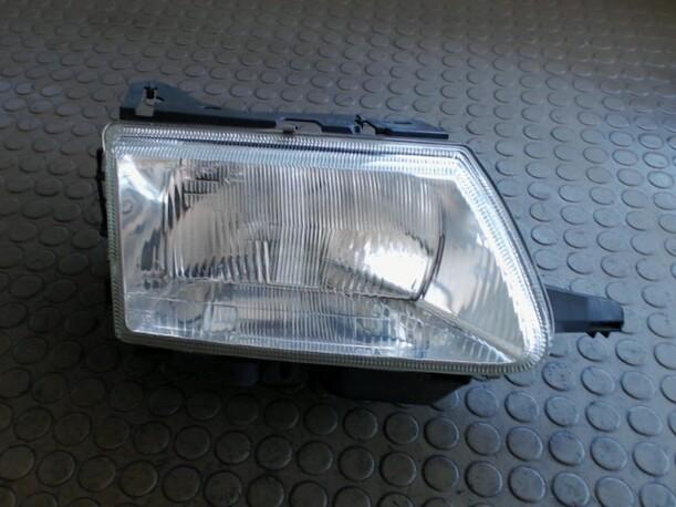 Foto: SCHEINWERFER RECHTS eines Citroen Saxo 1.1 Sunnyboy