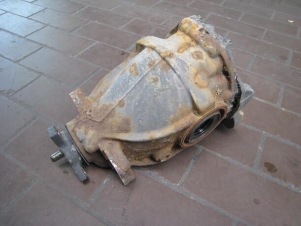 Foto: HINTERACHSGETRIEBE / DIFFERENTIAL UNGEPRÜFT eines Mercedes-Benz E 220 CDI Sunnyboy
