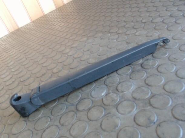 Foto: SCHEIBENWISCHERARM HINTEN eines VW Polo 50 Sunnyboy