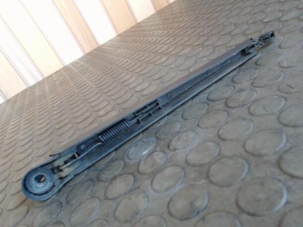 Foto: SCHEIBENWISCHERARM HINTEN eines VW Polo 50 Sunnyboy