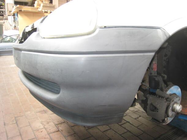 Foto: STOßFÄNGER / STOßSTANGE VORNE eines Opel Combo 1.4 CD