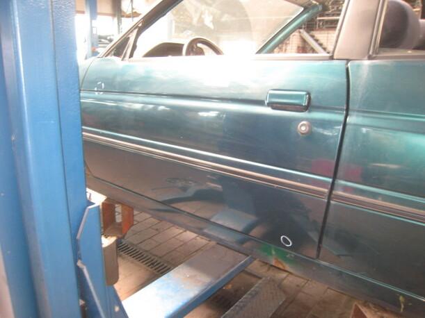Foto: TÜR VORNE LINKS (CABRIO) eines Ford Escort 16V CD