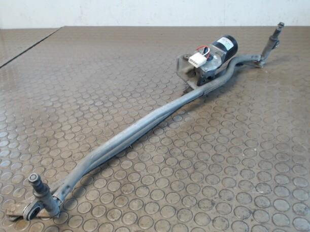Foto: SCHEIBENWISCHERMOTOR VORN eines Peugeot 405 Break DT GL