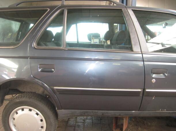 Foto: TÜR HINTEN RECHTS eines Peugeot 405 Break DT GL