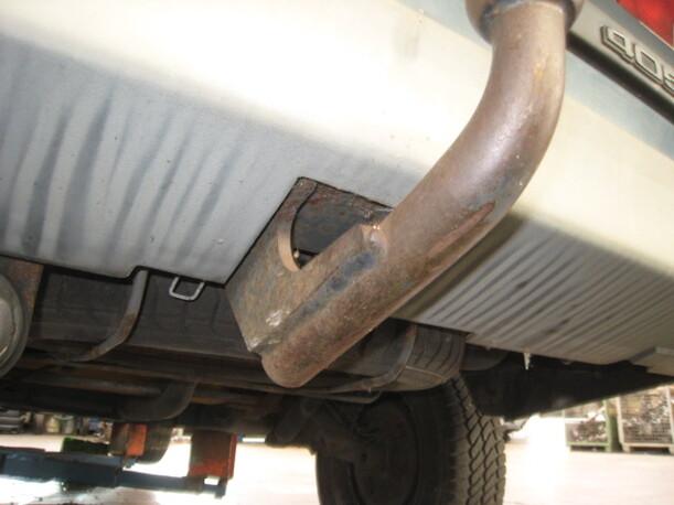 Foto: STOßSTANGE / STOSSFÄNGER HINTEN eines Peugeot 405 Break DT GL