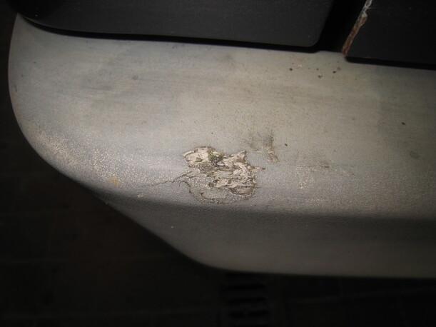 Foto: STOßSTANGE / STOSSFÄNGER HINTEN eines Peugeot 405 Break DT GL