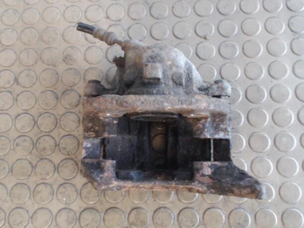 Foto: BREMSSATTEL  VORNE LINKS eines Peugeot 405 Break DT GL