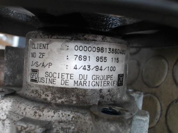 Foto: PUMPE SERVOLENKUNG eines Peugeot 405 Break DT GL