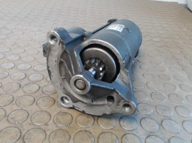 Foto: ANLASSER / STARTER  BOSCH eines Peugeot 405 Break DT GL