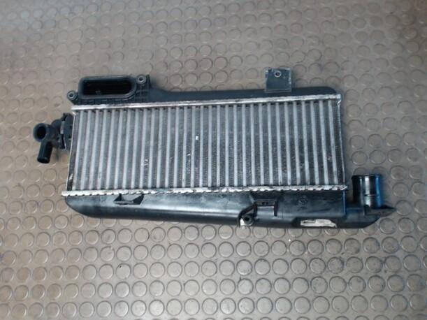 Foto: LADELUFTKÜHLER eines Peugeot 405 Break DT GL