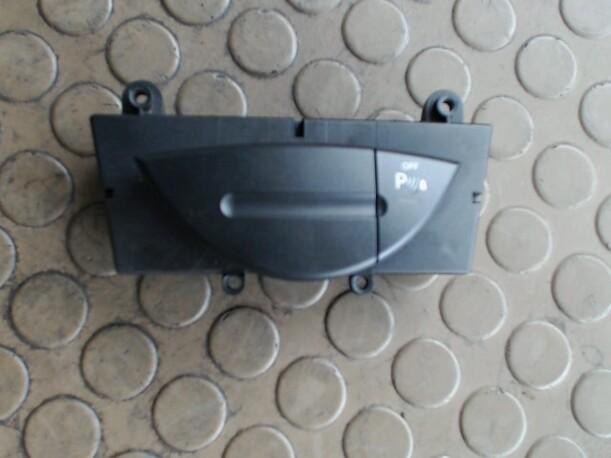 Foto: SCHALTER PDC eines Mercedes-Benz E 220 CDI CD