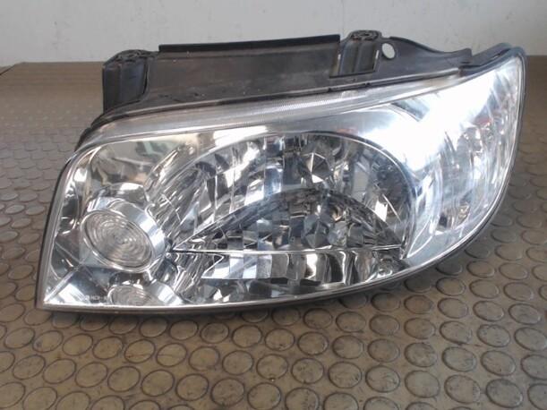 Foto: SCHEINWERFER LINKS eines Hyundai Matrix 1.6 GL