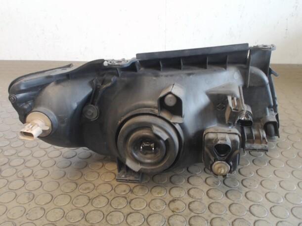 Foto: SCHEINWERFER LINKS eines Hyundai Matrix 1.6 GL