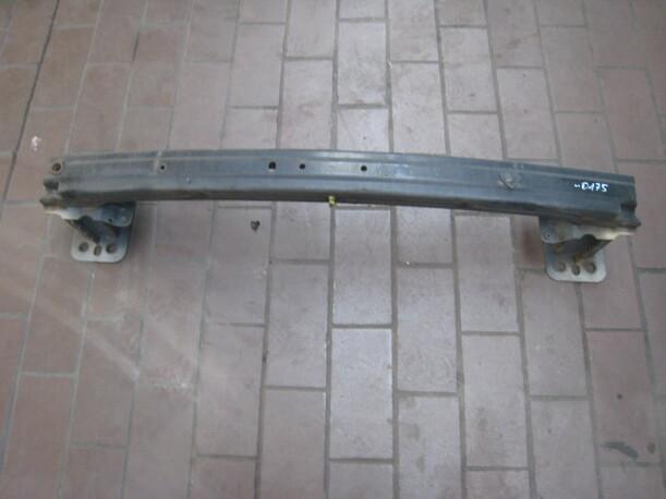 Foto: VERSTÄRKUNG VORN eines Ford Fiesta 1.4 CD