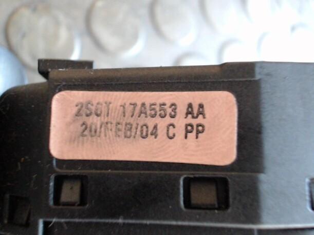 Foto: SCHEIBENWISCHERSCHALTER eines Ford Fiesta 1.4 CD