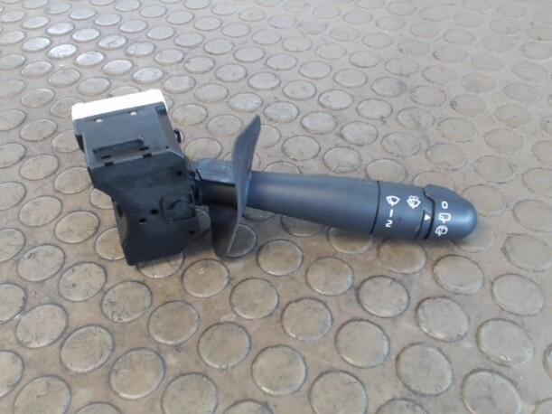 Foto: SCHEIBENWISCHERSCHALTER eines Renault Clio 1.2