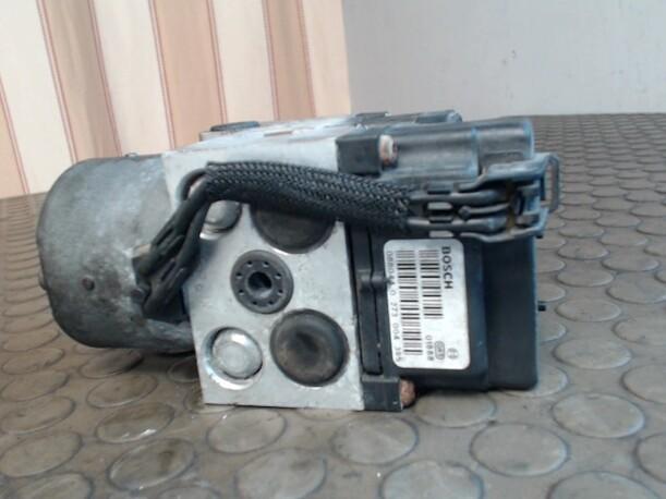 Foto: HAUPTBREMSAGGREGAT ABS eines Renault Scenic 1.6 16V GL