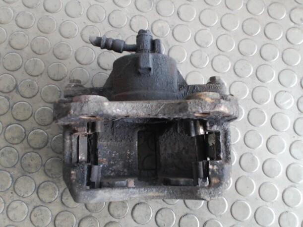 Foto: BREMSSATTEL VORNE LINKS eines Nissan Almera Tino GL