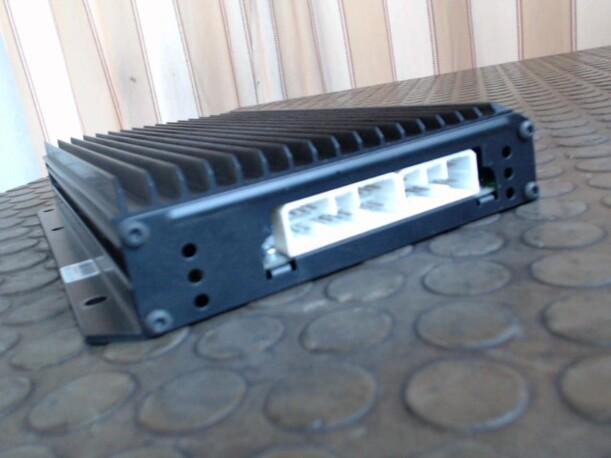 Foto: VERSTÄRKER / ENDSTUFE eines Rover 75 2.0 V6 GL
