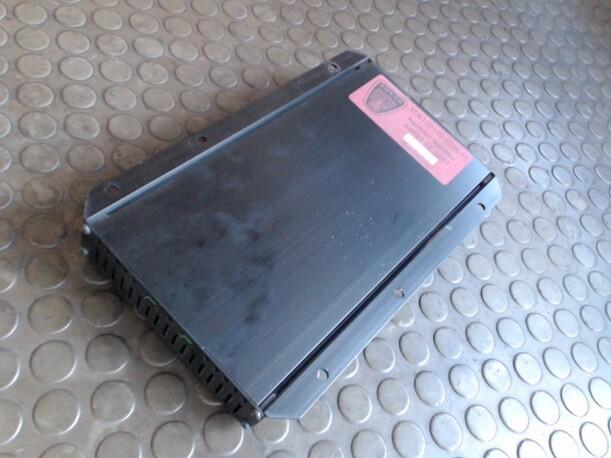 Foto: VERSTÄRKER / ENDSTUFE eines Rover 75 2.0 V6 GL