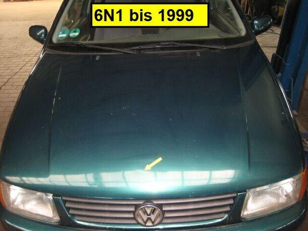 Foto: MOTORHAUBE eines VW Polo 55 CD