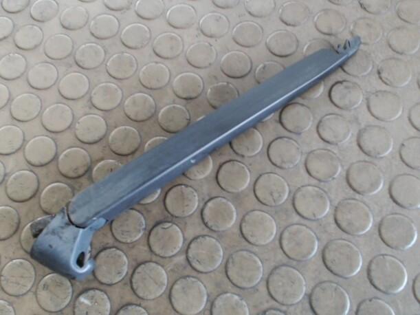 Foto: SCHEIBENWISCHERARM HINTEN eines VW Polo 55 CD